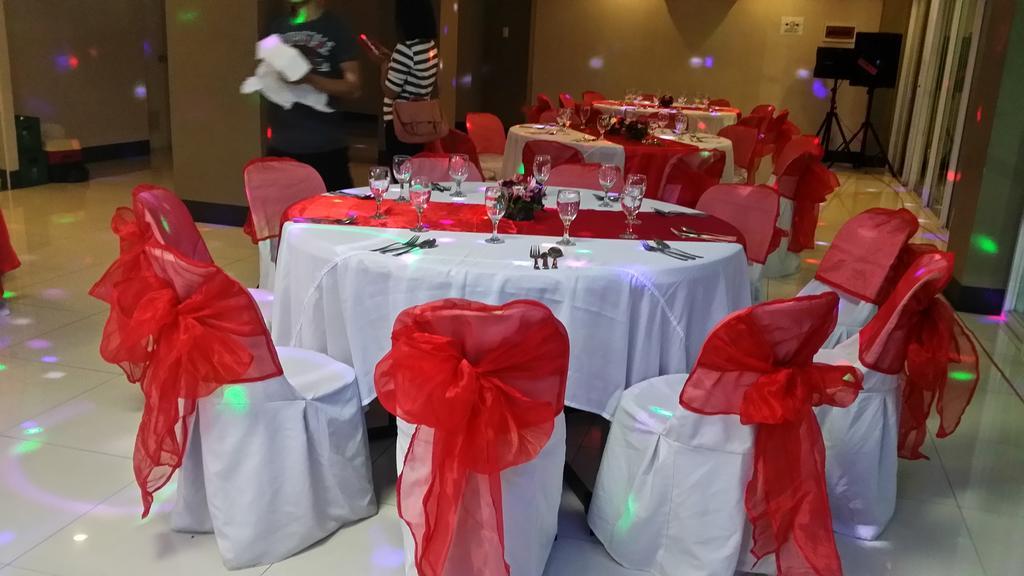 מנילה Silver Oaks Suites & Hotel מראה חיצוני תמונה