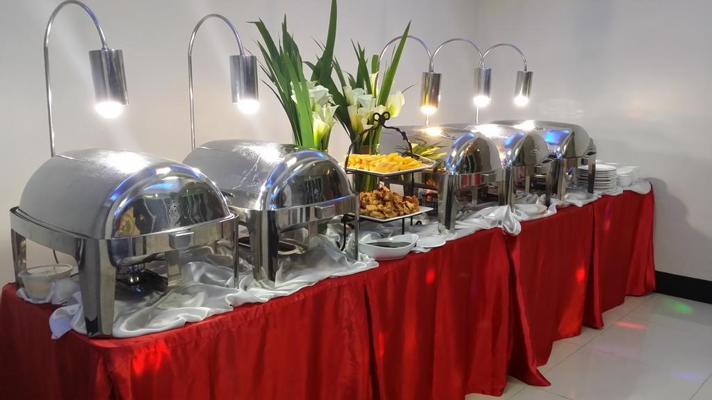 מנילה Silver Oaks Suites & Hotel מראה חיצוני תמונה