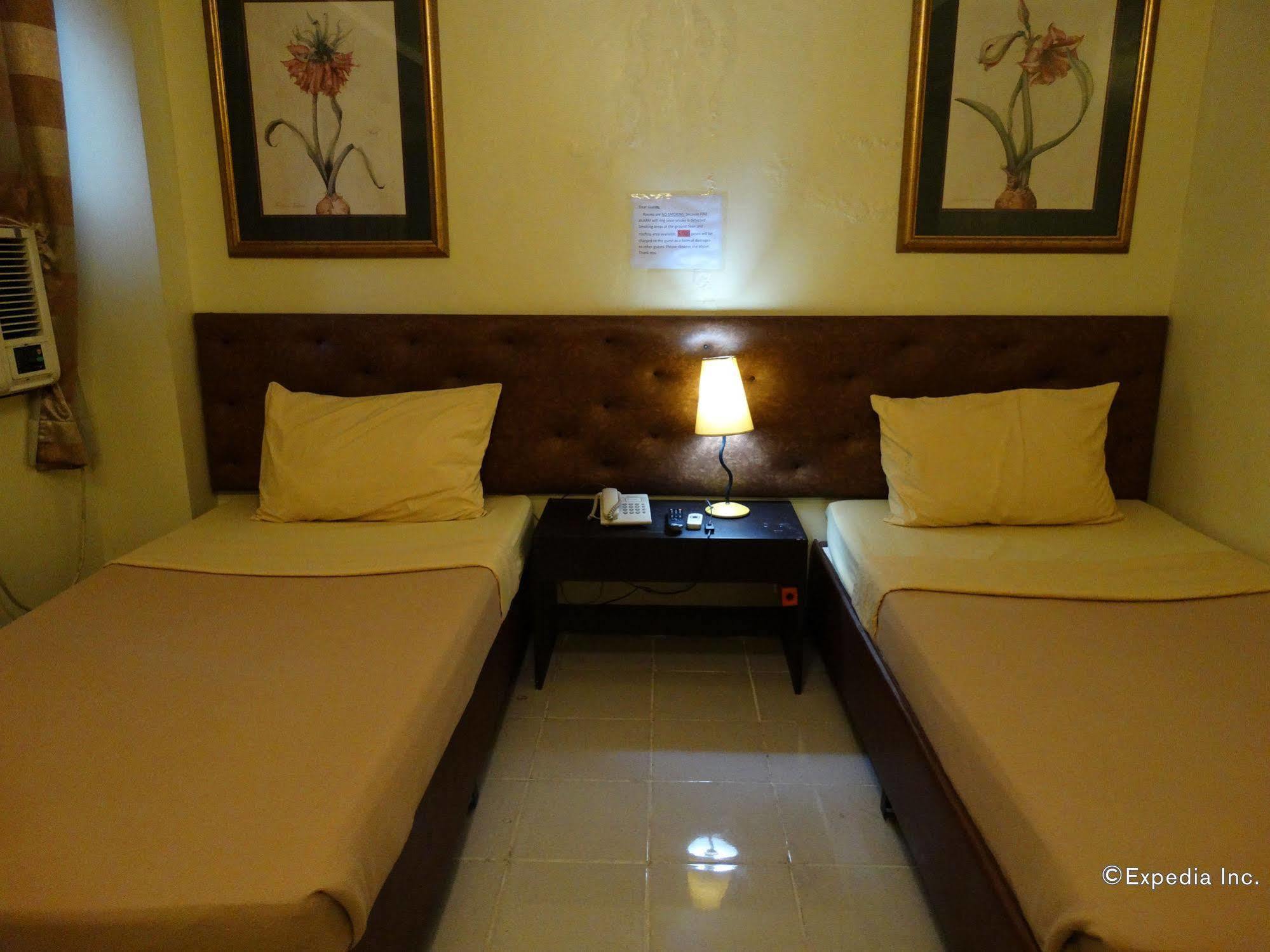 מנילה Silver Oaks Suites & Hotel מראה חיצוני תמונה