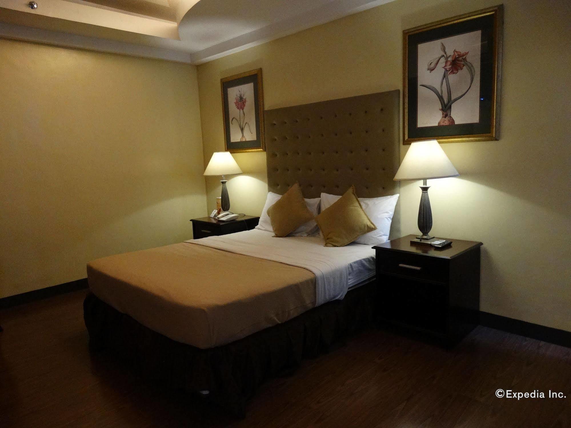 מנילה Silver Oaks Suites & Hotel מראה חיצוני תמונה