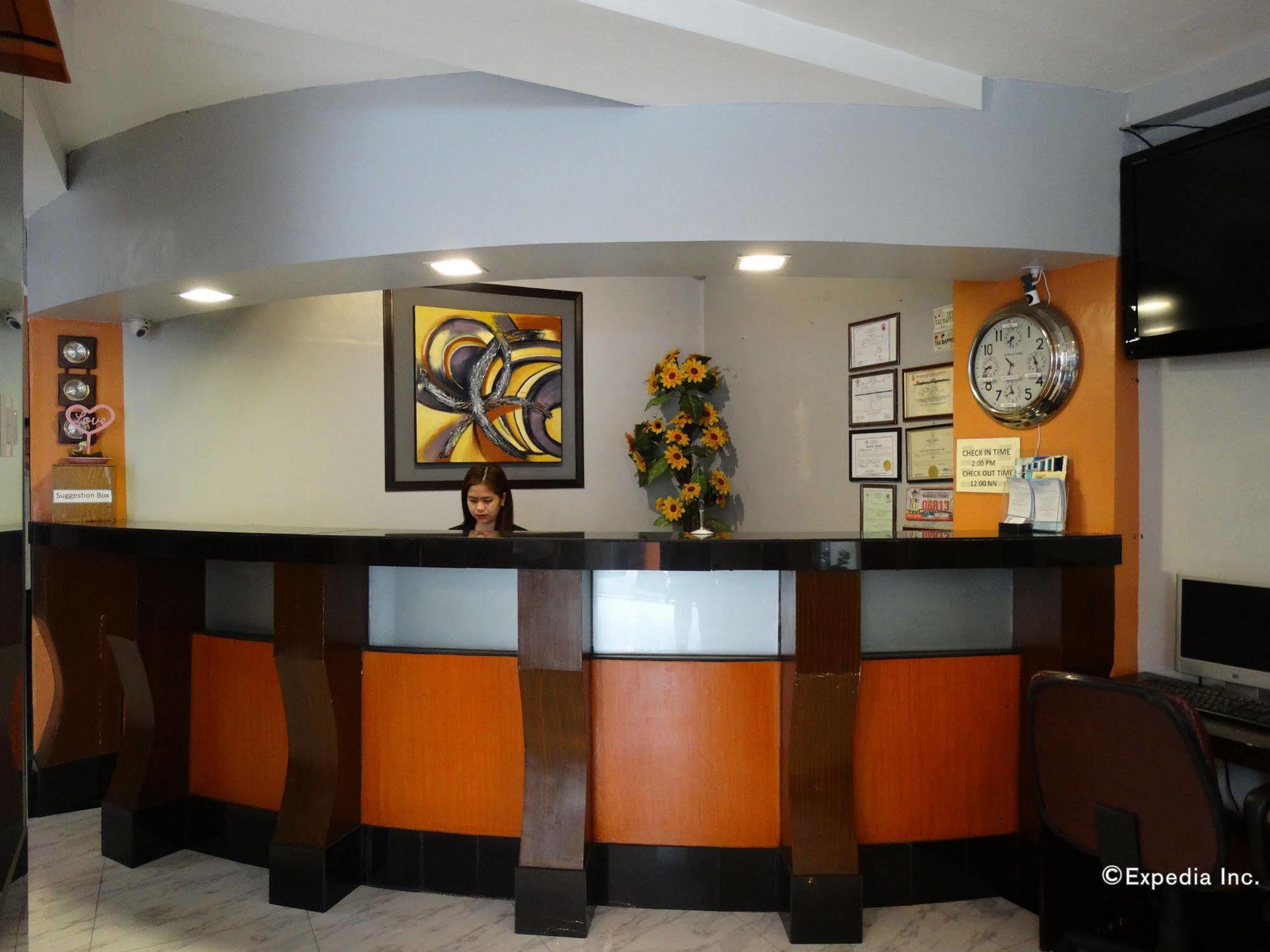 מנילה Silver Oaks Suites & Hotel מראה חיצוני תמונה