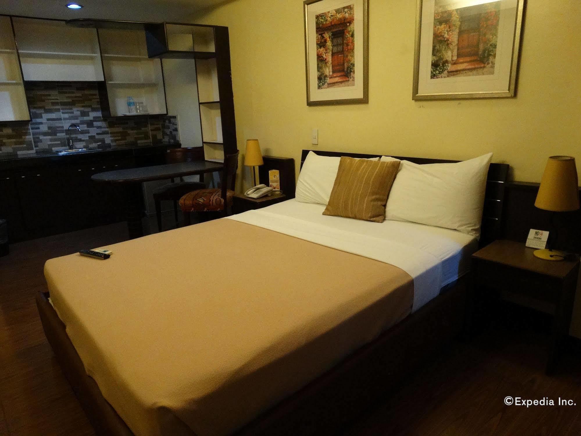 מנילה Silver Oaks Suites & Hotel מראה חיצוני תמונה